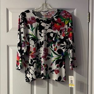 TanJay Black and White Floral Long Sleeve Top